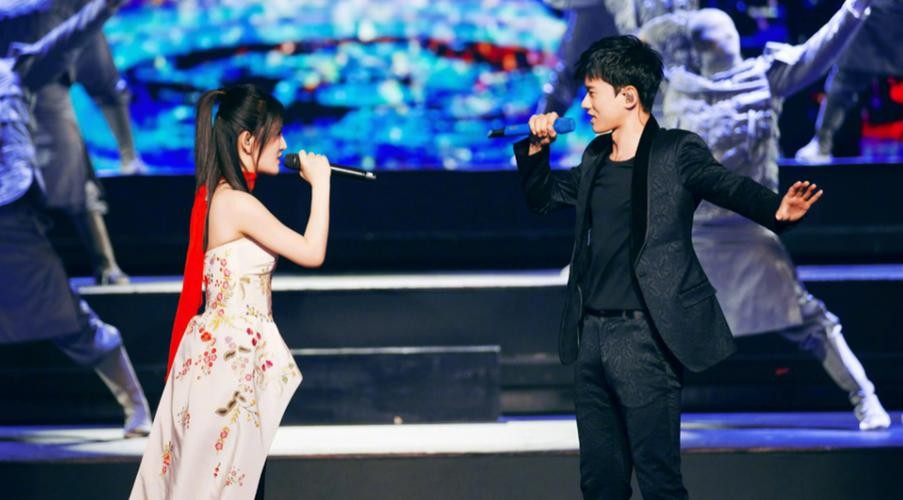 谢娜刚嫁给张杰，就因病切除了单侧输卵管，张杰：我只要她健康！