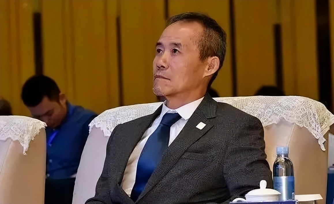 王石为了他娇妻改变多少人,王石抛弃发妻