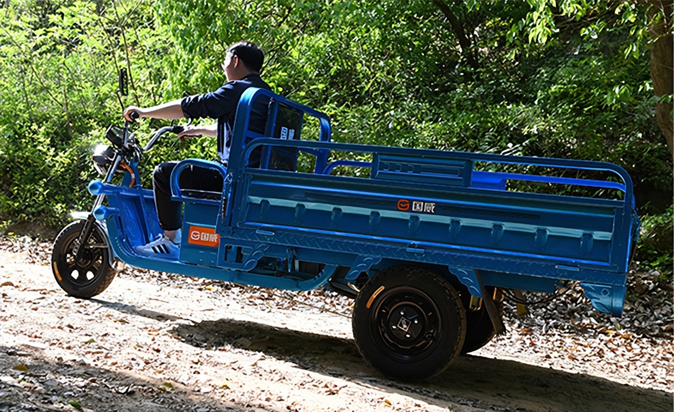可拉货2吨的电动三轮车价格,小型拉货电动三轮车怎样操作