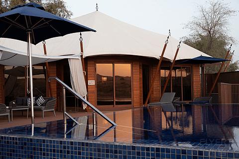 阿联酋丽思卡尔顿,阿联酋野奢帐篷