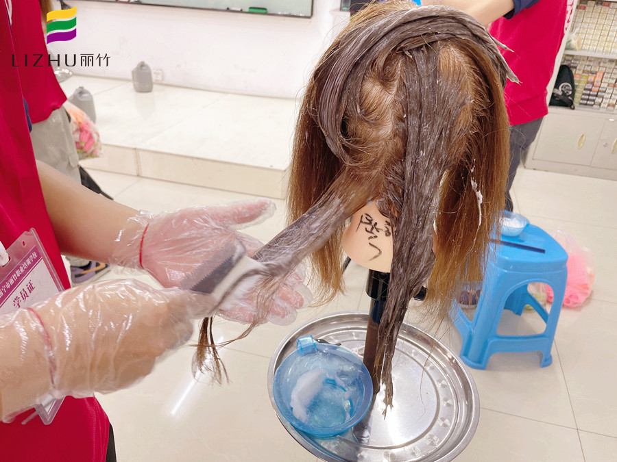 南宁染发入门教学,学习染发染膏