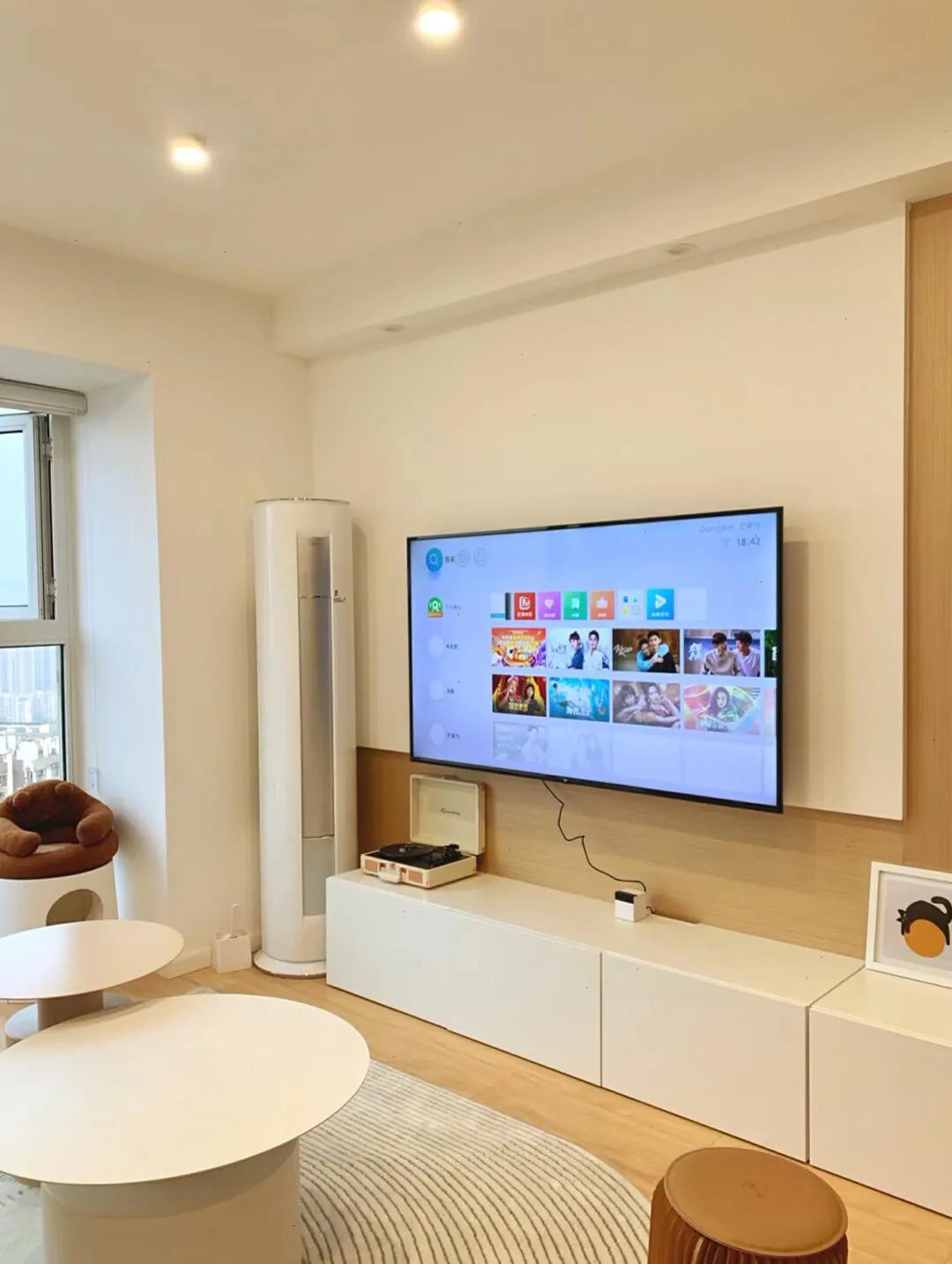 简单隐形门电视背景墙,30平小户型电视背景墙