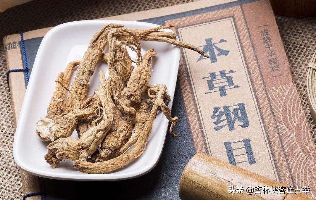 脱发白发血虚血热,脱发是血虚引起的还是血热引起的