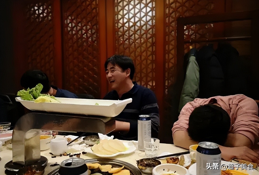 耍酒疯说明人品有问题吗,喝酒耍酒疯的人是什么人品