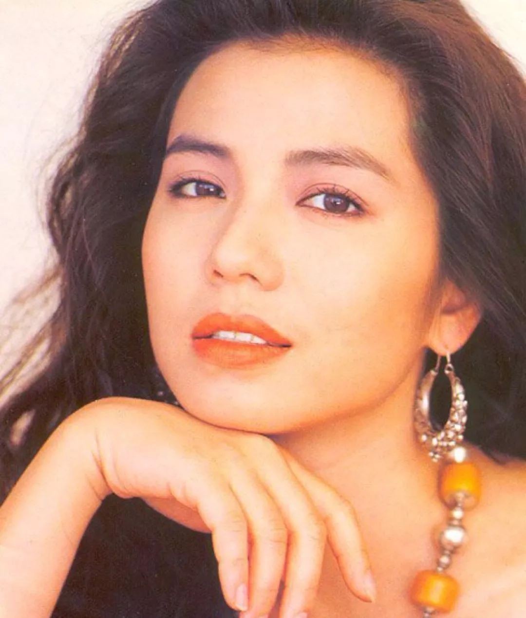 6位绝美女星个个伉俪情深：有为去世4年丈夫生女，有余生不再嫁