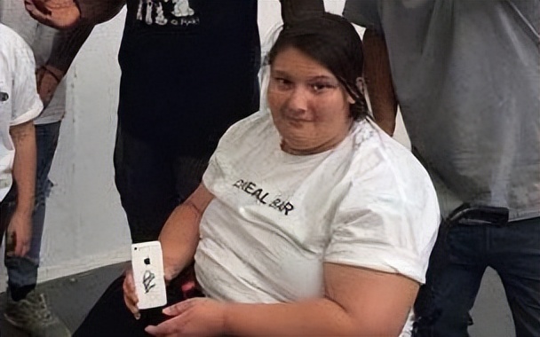 英国夫妇偷吃猫粮,英国夫妻吃中国美食