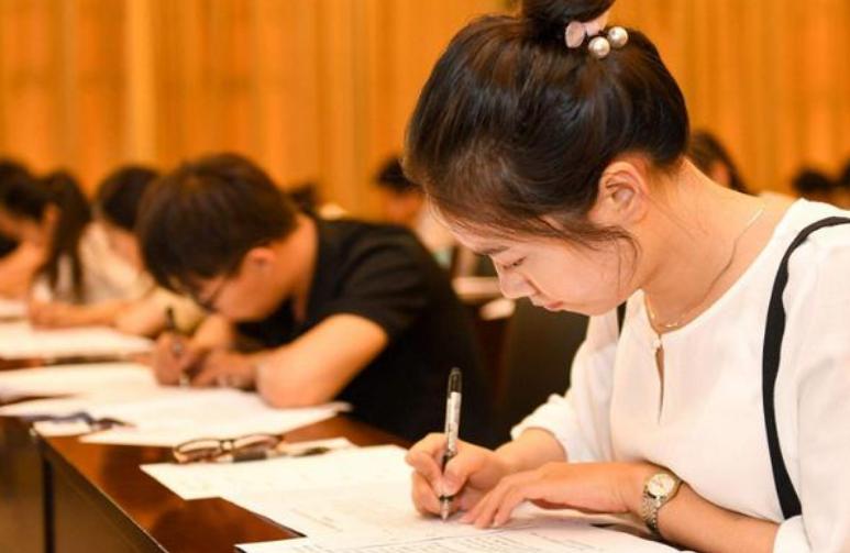 铁饭碗春招将开始应届生优势大,应届生参加2022年春招的多吗