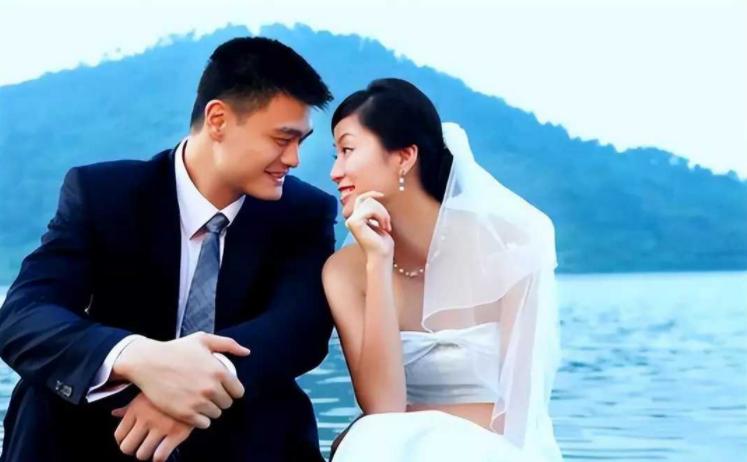 姚明10岁的女儿身高有多高,媒体姚明12岁女儿身高近1米9