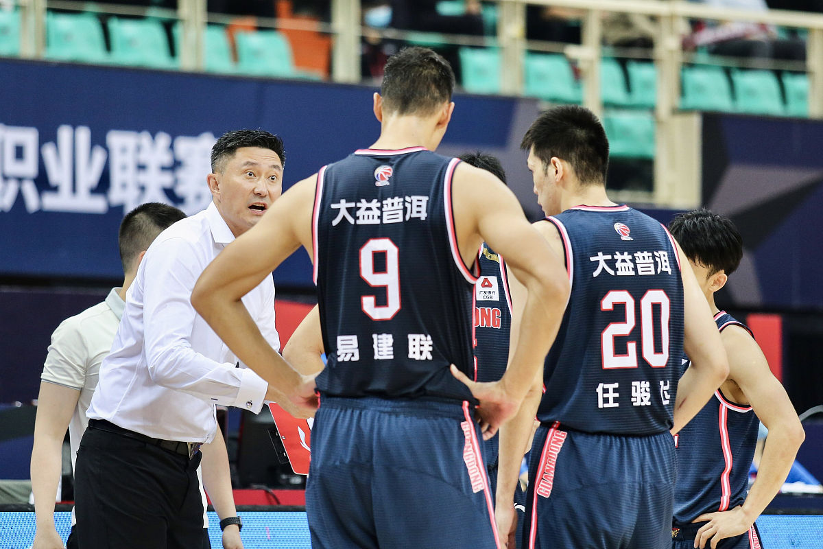 朱芳雨大手笔加盟广东男篮,朱芳雨签约2米06大外援