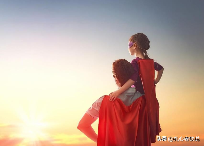 女儿在学校欲找“长期饭票”，一位父亲的微信留言让人泪目