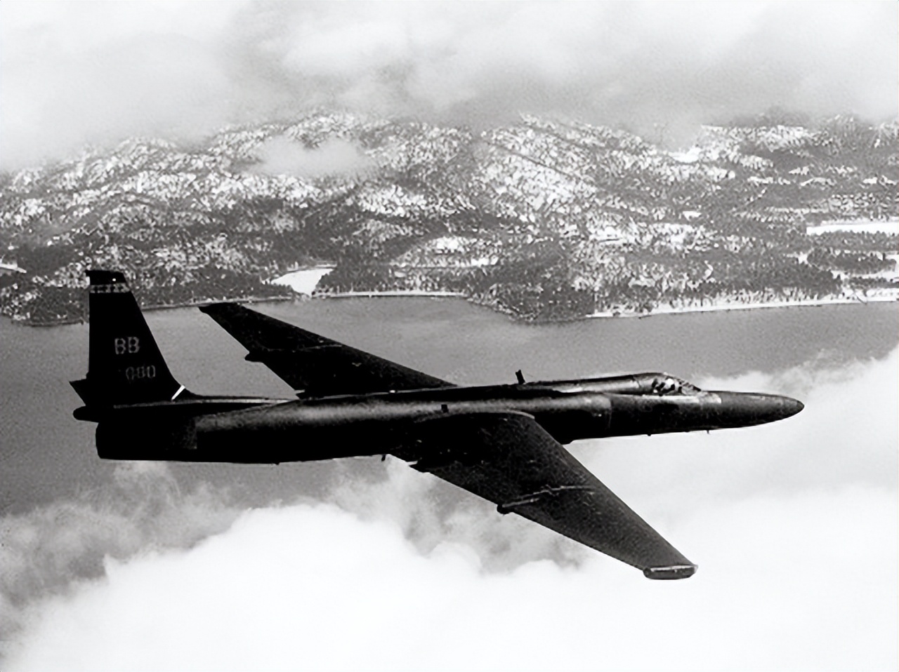 f-117被击落视频 (南联盟击落f 117去了哪里)