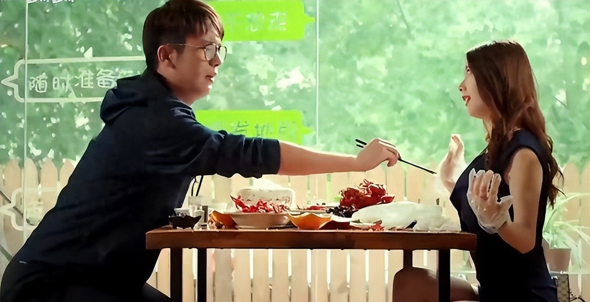 手撕*袜丝**，筷子夹胸，这些辣眼睛的镜头，实在是让人忍无可忍