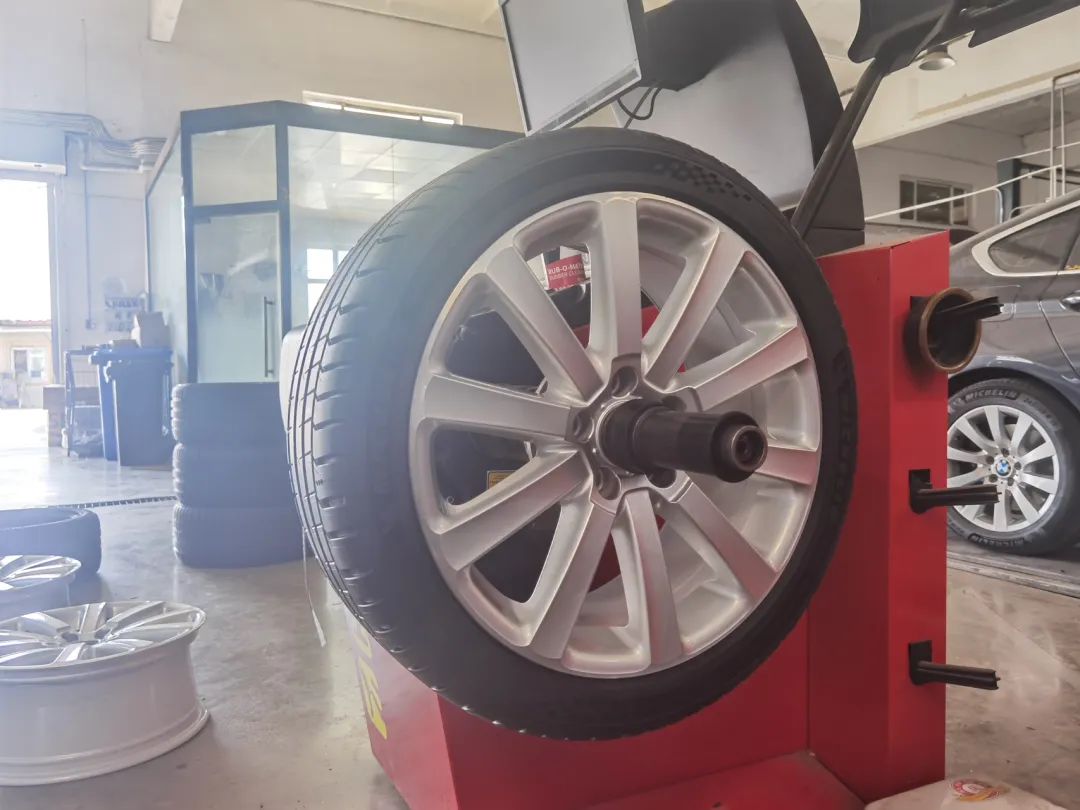 r36翻新改造全过程,大众r36这么老的车怎么还卖这么贵