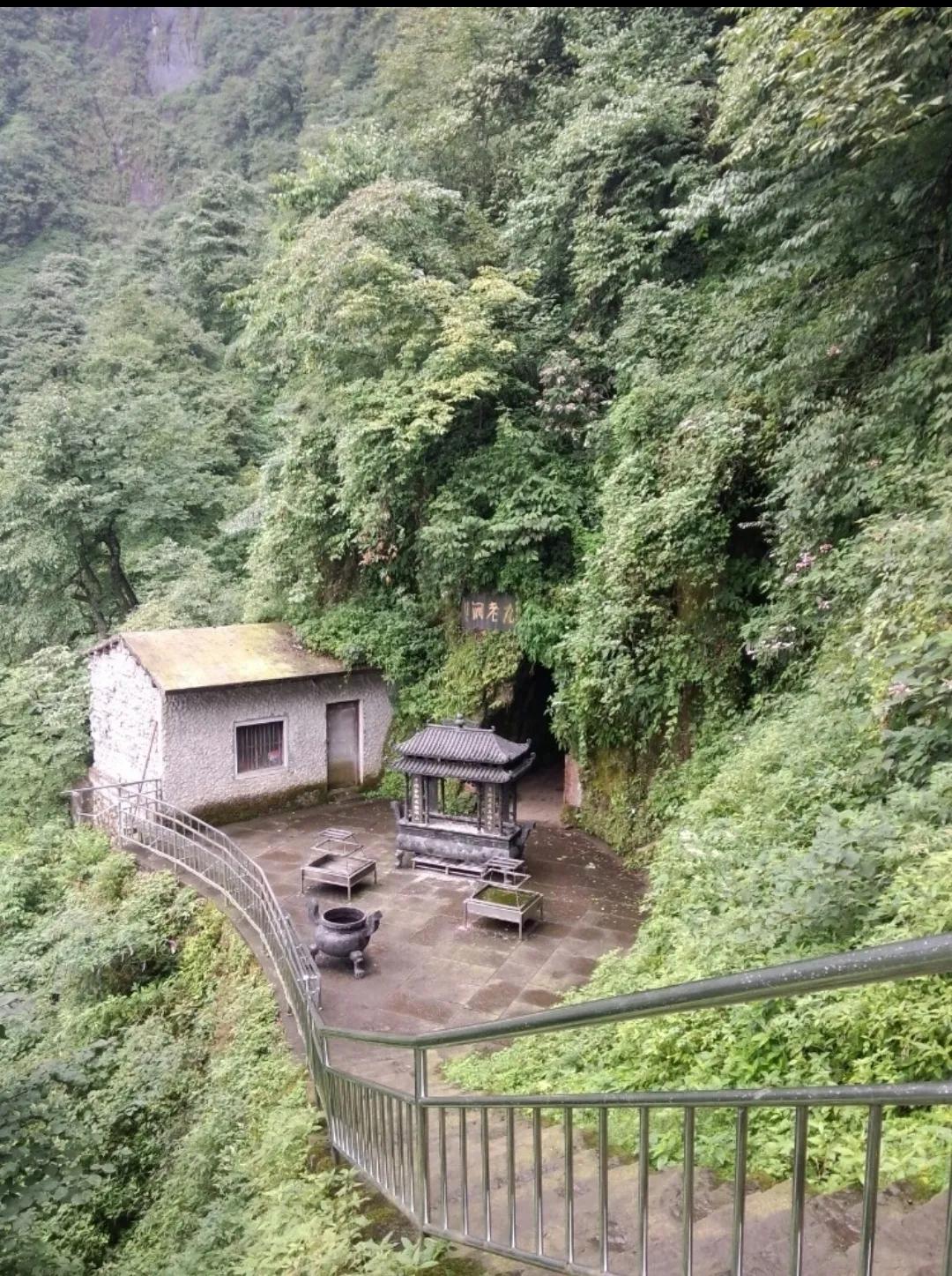 峨眉山的历史故事和神话传说,峨眉山美景背后故事