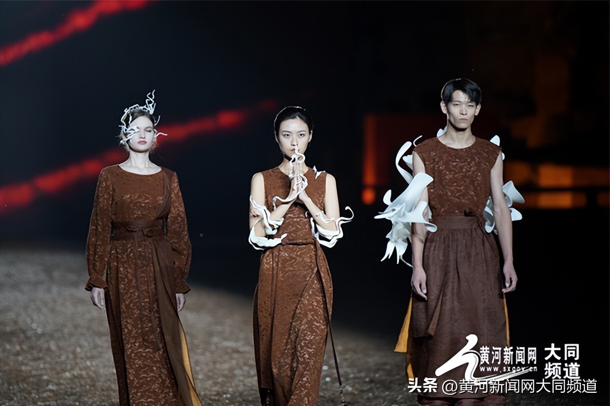 参观云冈石窟景区,云冈石窟景区视频