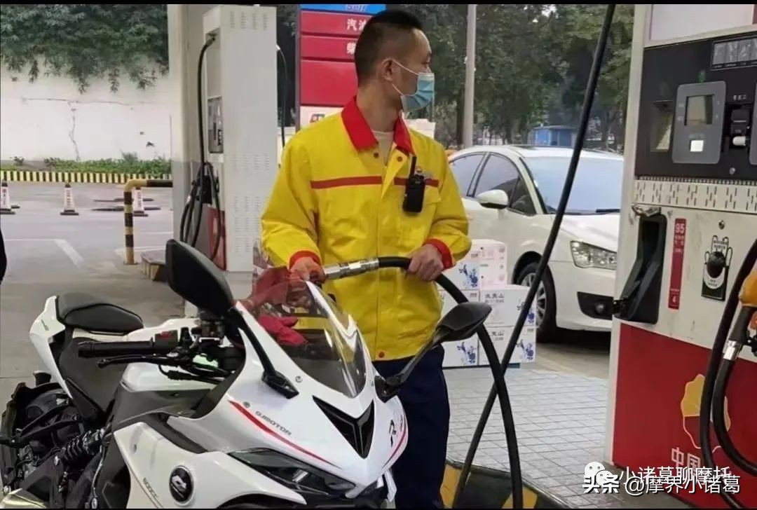 中国石油和中国石化哪个油品更好,中国石化与中国石油油品区别