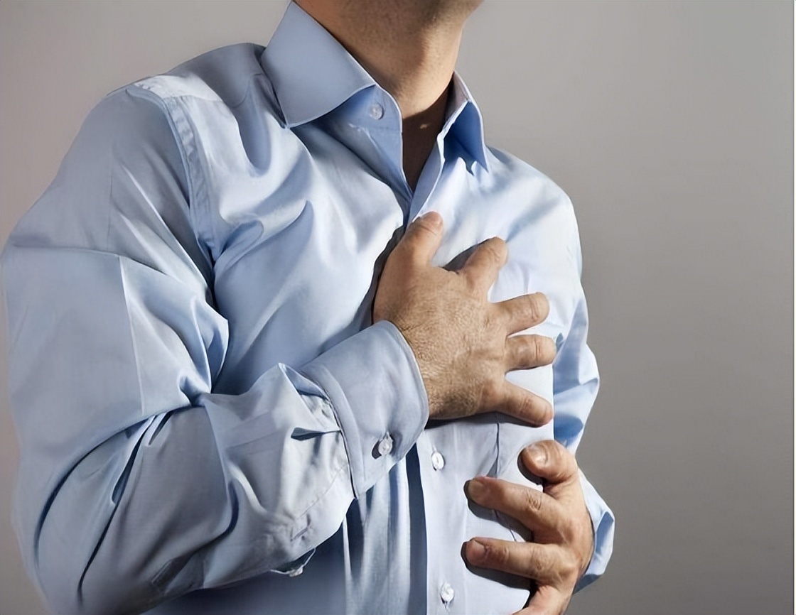 女性老是感觉心慌怎么回事,女子心悸一直联系不上