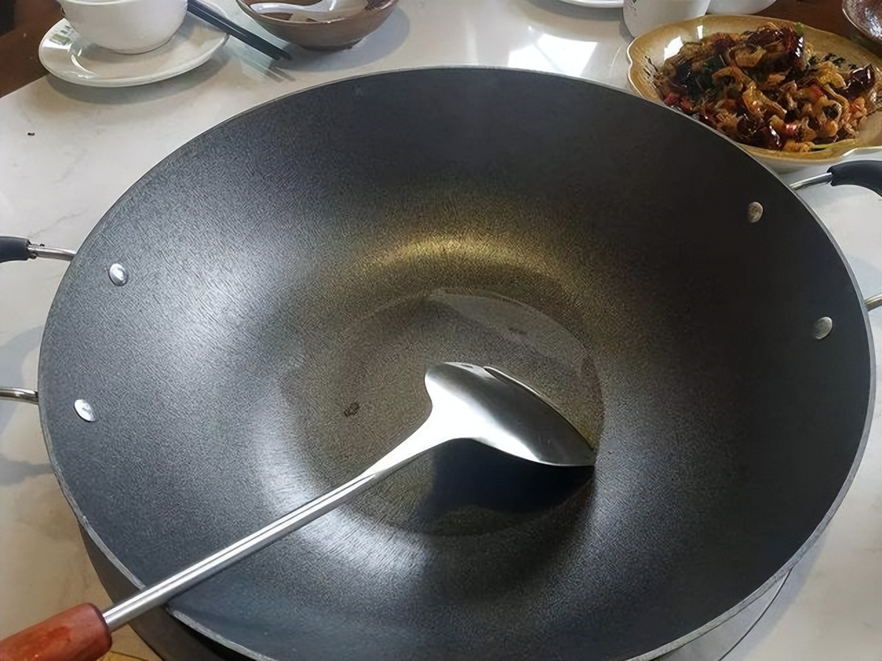 家里有这种锅的人一定要注意了,你家厨房千万别出现这种锅