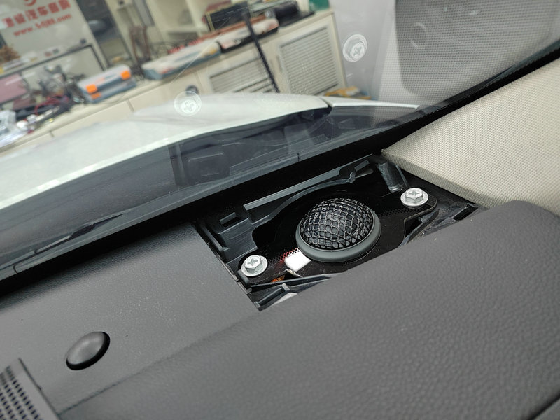 丰田威兰达改大柏林音响,丰田威兰达音响改装案例