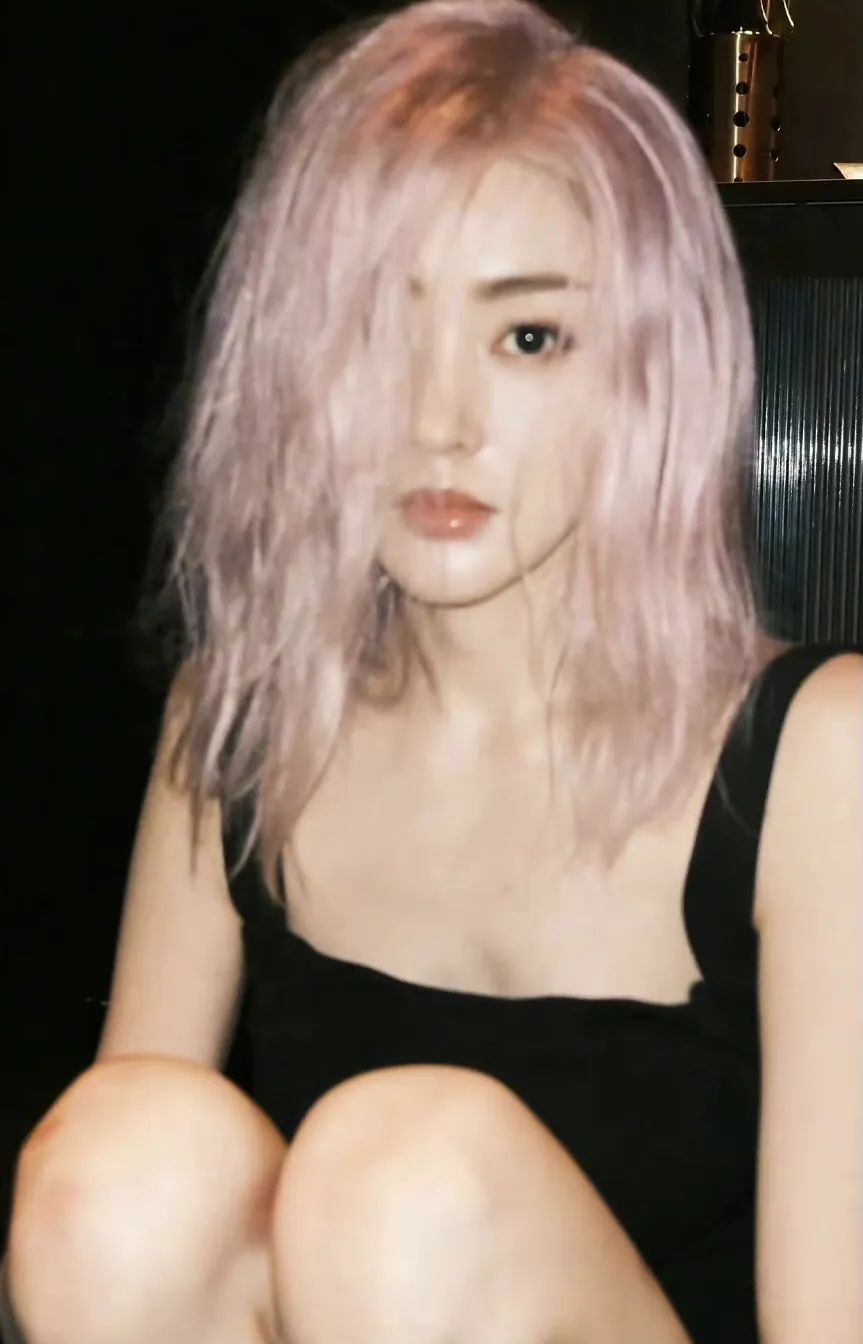 有这几个特点的女生打车去染浅发