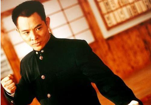 李连杰得甲亢后的照片,李连杰得甲亢前后照片对比