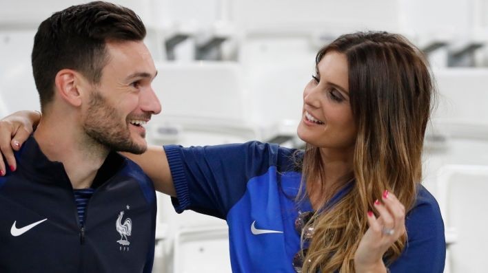 法国队长人生美满！出生于精英家庭，与初恋妻子结婚多年感情稳定