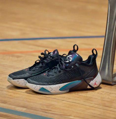 耐克不发售欧文8了吗,nike欧文第三代签名球鞋