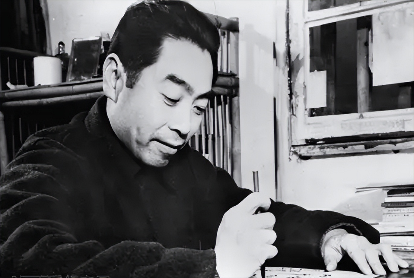 小伙回家发现家里不对劲,小伙不知道自己爸爸是黑社会