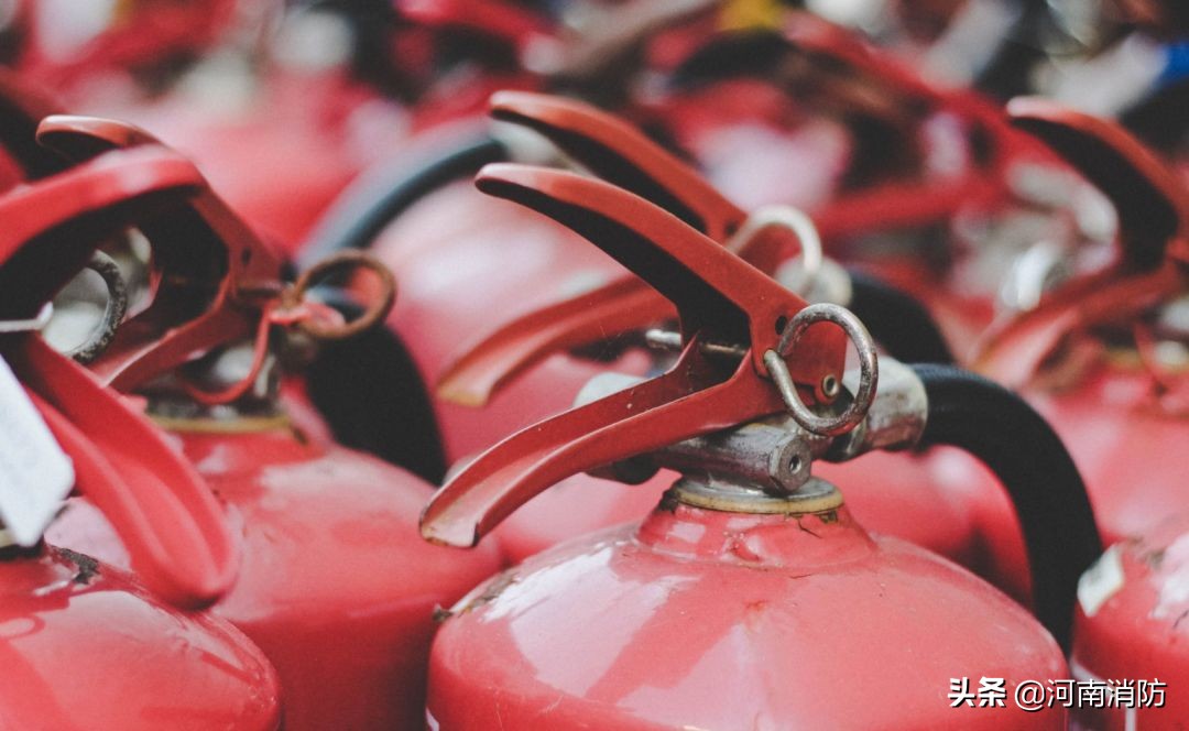 灭火器随意玩儿是违法的吗,灭火器随身携带违法吗