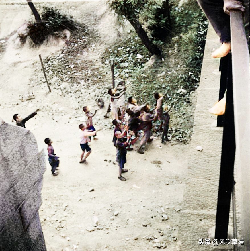 1938年，江苏徐州沦陷后的伪军、鬼子和穷苦的百姓