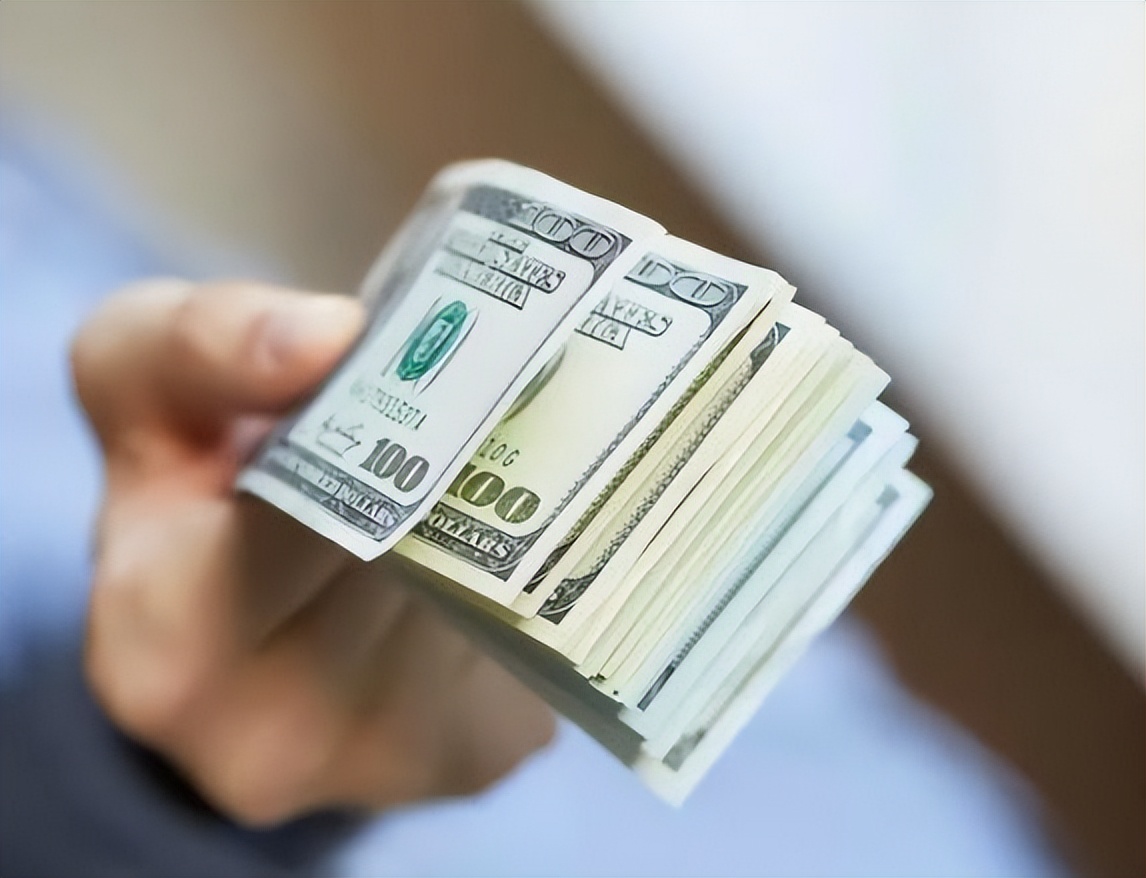 电力局老员工辞职入美籍，项目一投即中，99年忘拿的电脑揭开真相