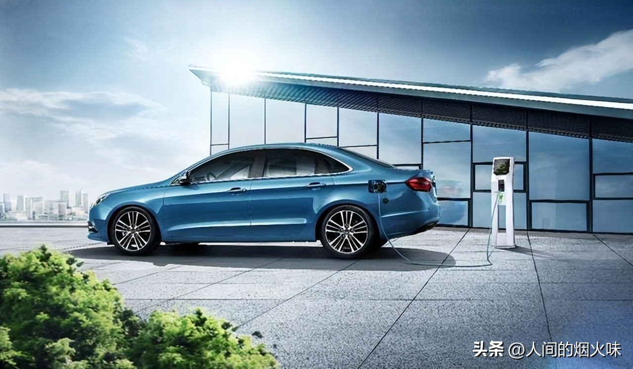 新能源汽车遮羞布事件,高速堵车揭开了电动汽车的遮羞布