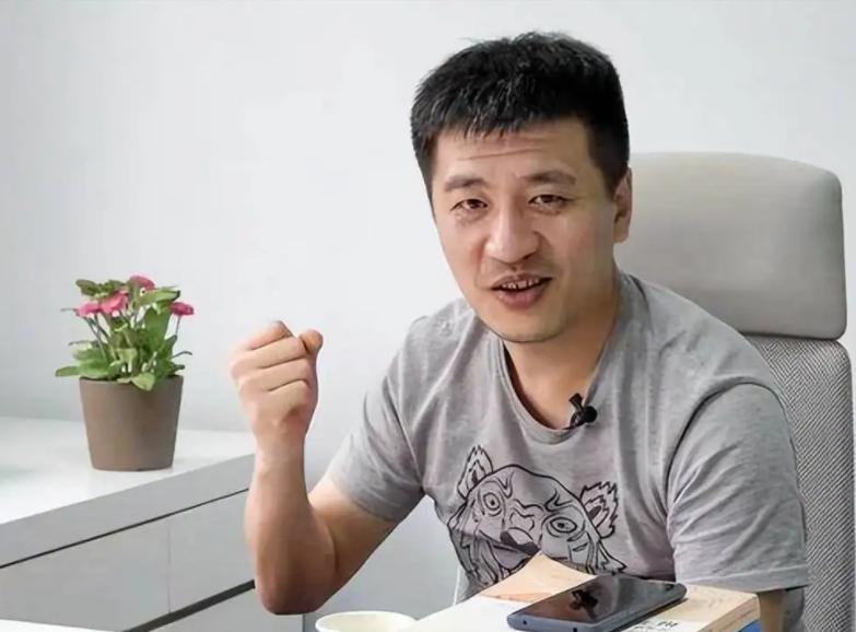 张雪峰2021高考报志愿劝退专业,张雪峰为啥不推荐女生学金融