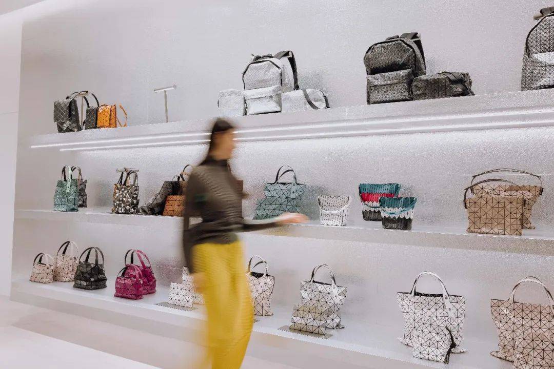 2023三宅一生包包哪款值得买,三宅一生水桶包2021