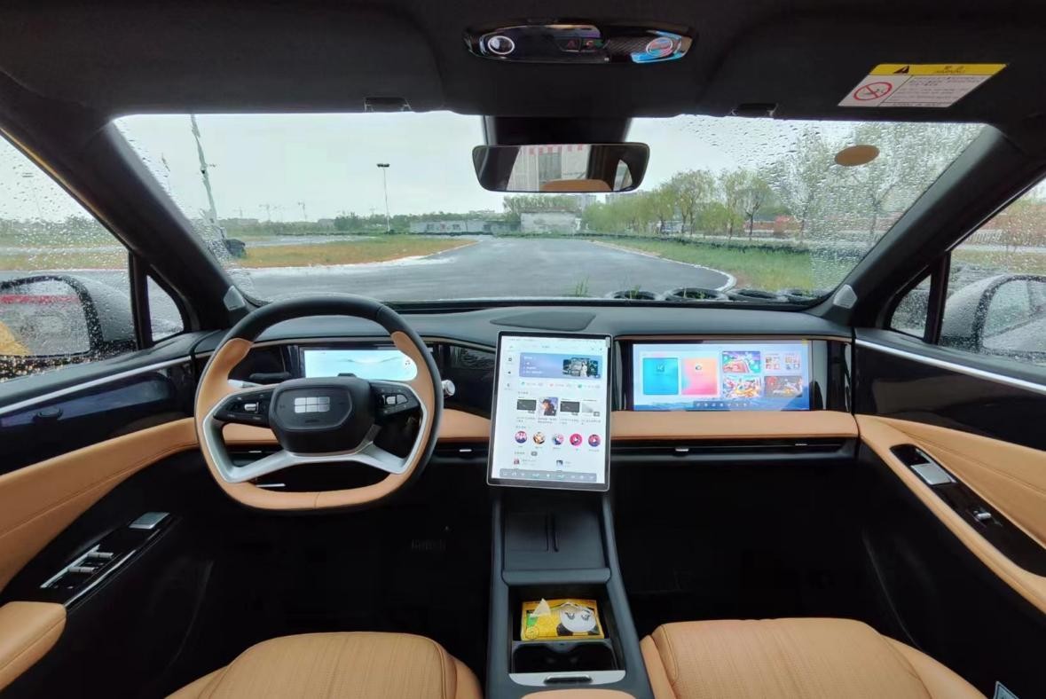 吉利银河l7静态体验,吉利银河l7雨天第一视角