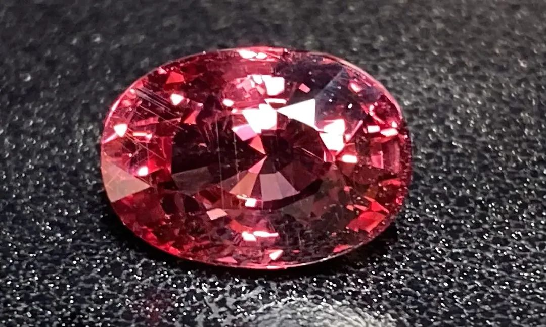 石榴石是什么档次的宝石,石榴石明星