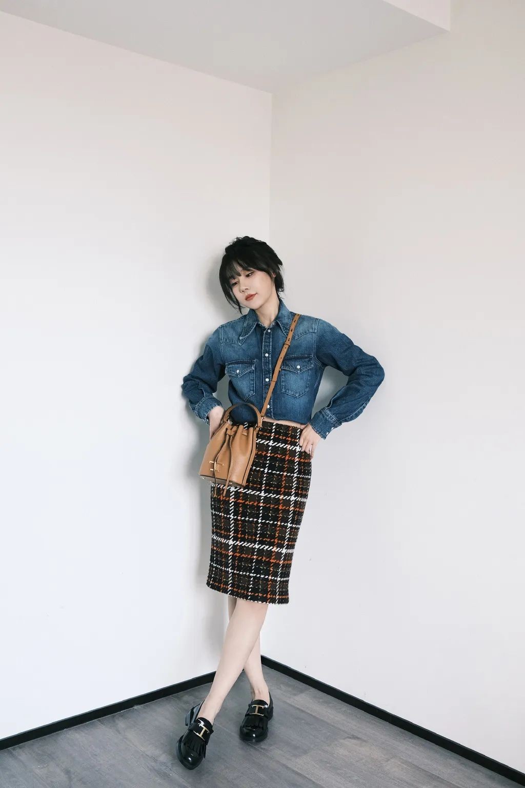 秋款牛仔外套怎么穿好看又时尚,秋天大版牛仔外套怎么搭配好看