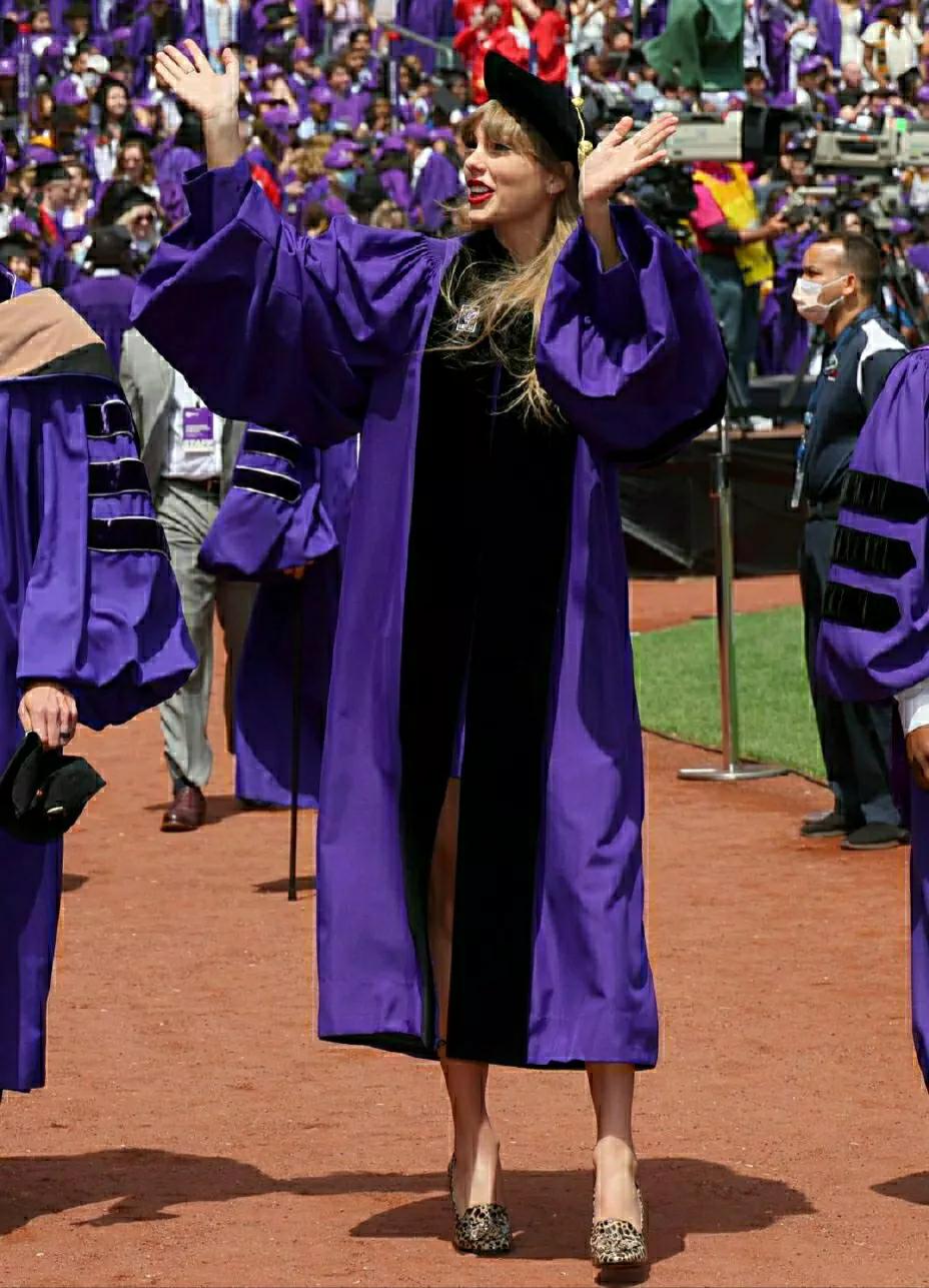 泰勒斯威夫特welcometonewyork,泰勒斯威夫特经典歌曲