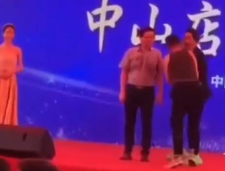 成龙为什么不敢惹洪金宝,成龙的大哥洪金宝