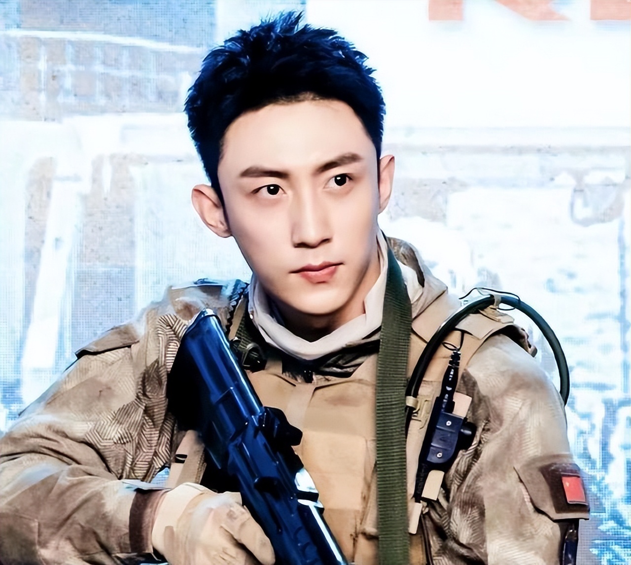 根管治疗烤瓷牙冠牙缝发黑,娱乐圈里都是谁是烤瓷牙