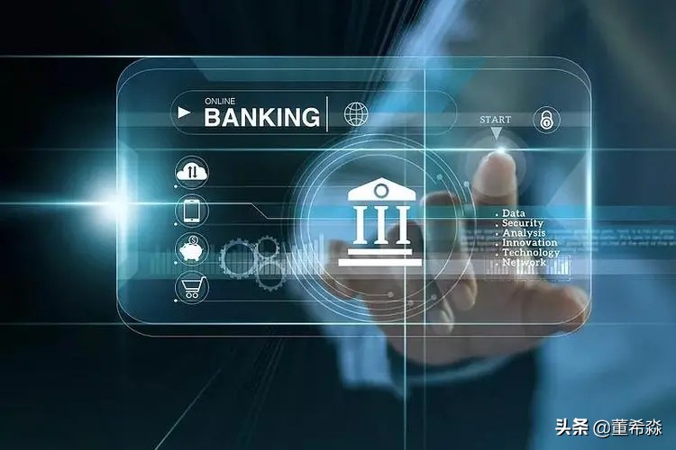 做电商、卖水果、充话费，银行搞场景金融是方便客户还是不务正业