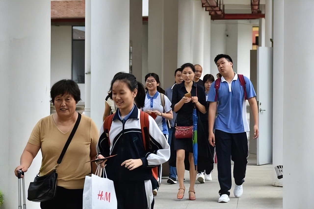 深圳公立重点网红中学,深圳中学为什么考得那么好