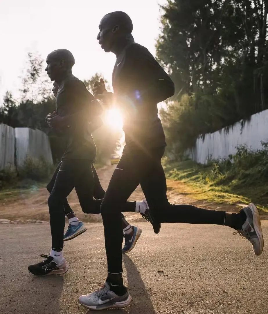 怎样练慢跑才能跑得更快,跑步只能慢跑不能跑快怎么回事