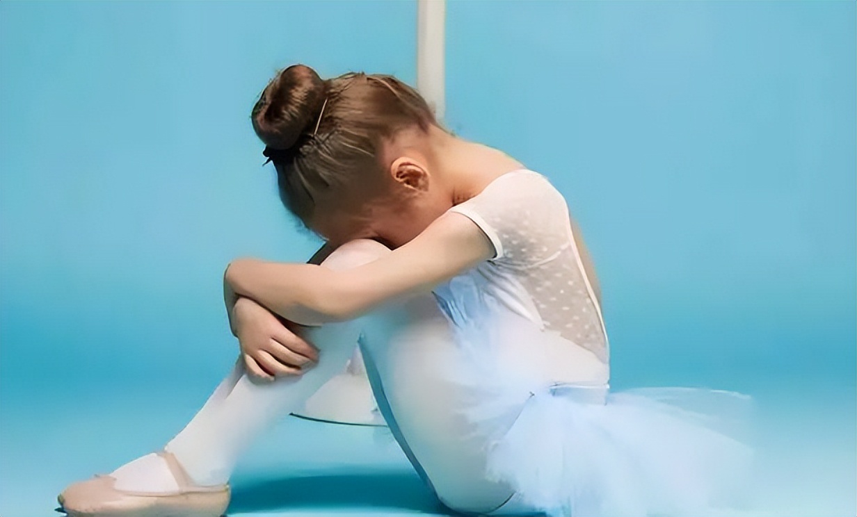 第一次月经来的最佳年龄是几岁,女孩子第一次月经什么年龄才正常