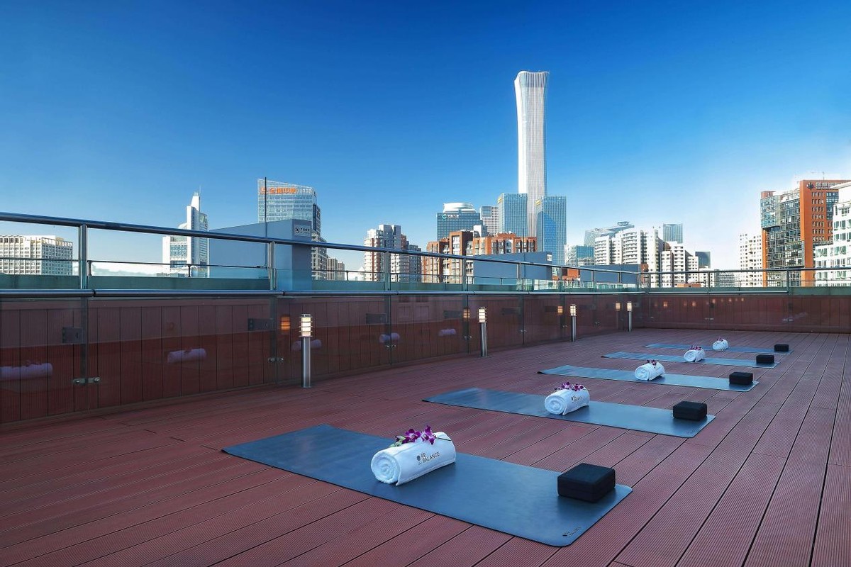 高端大气上档次游泳健身,游泳健身感受大自然的气息和美景