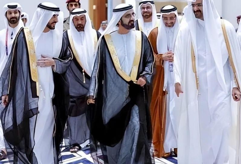 迪拜最漂亮公主长大后,迪拜最美公主戴黄金