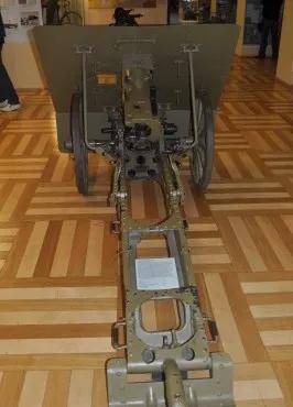 二战捷克斯柯达系列坦克,斯柯达1915型山炮