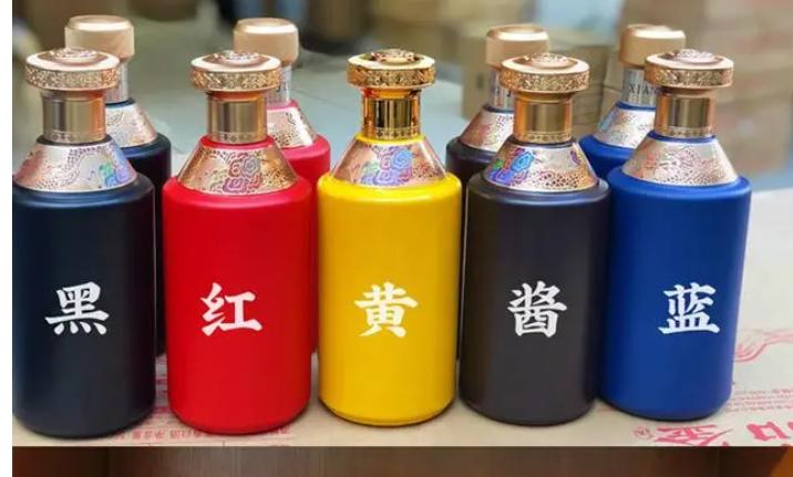 酒桌上不能出现的白酒,酒桌上常见白酒怎么喝