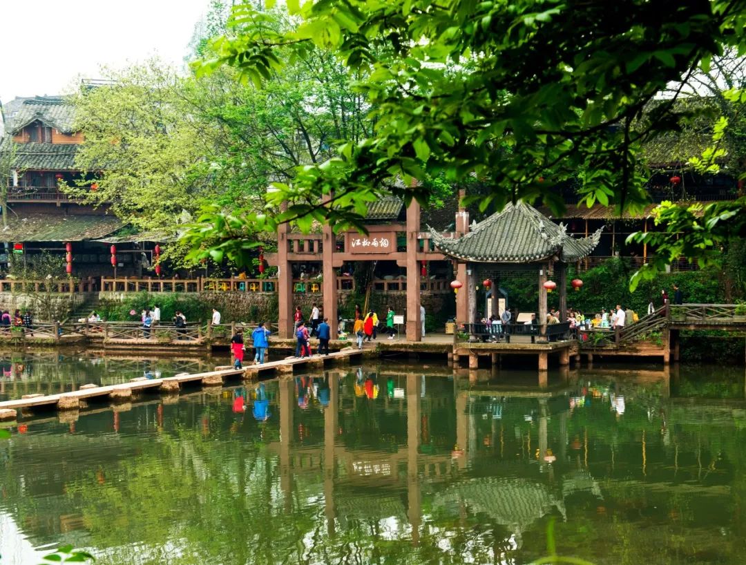 四川旅行攻略高铁直达,成贵高铁自由行攻略