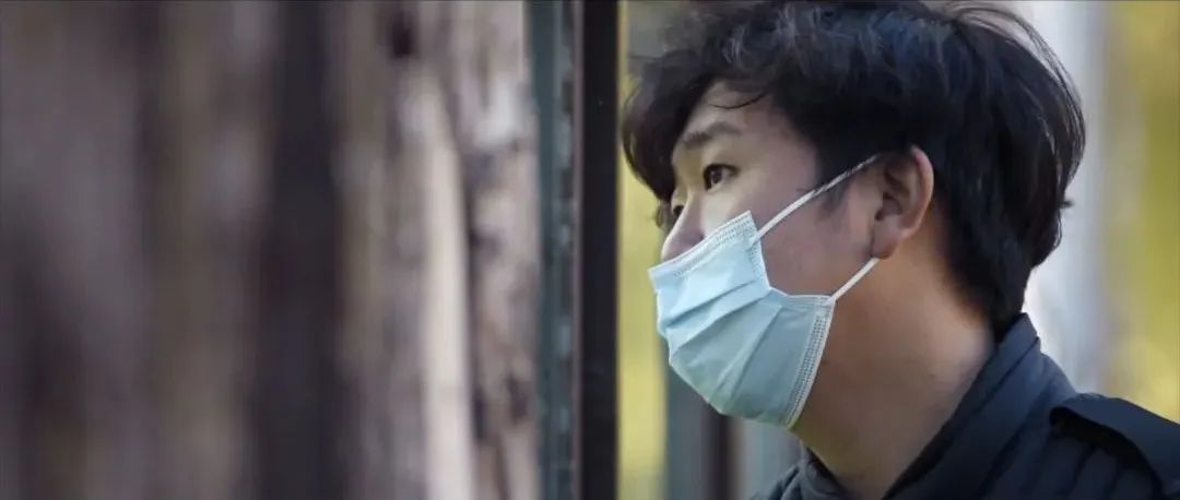 留学生崇洋媚外，活该有家难回？看完一部片，再也不会这样说